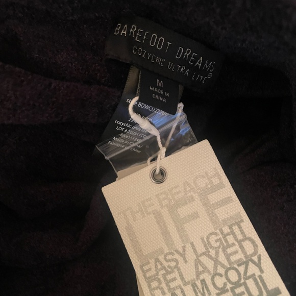 Barefoot Dreams Cozy Black Lounge Pants - Picture 4 of 4